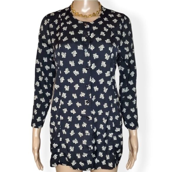 Motherhood Tops - 💖HP💖Motherhood button down floral small top